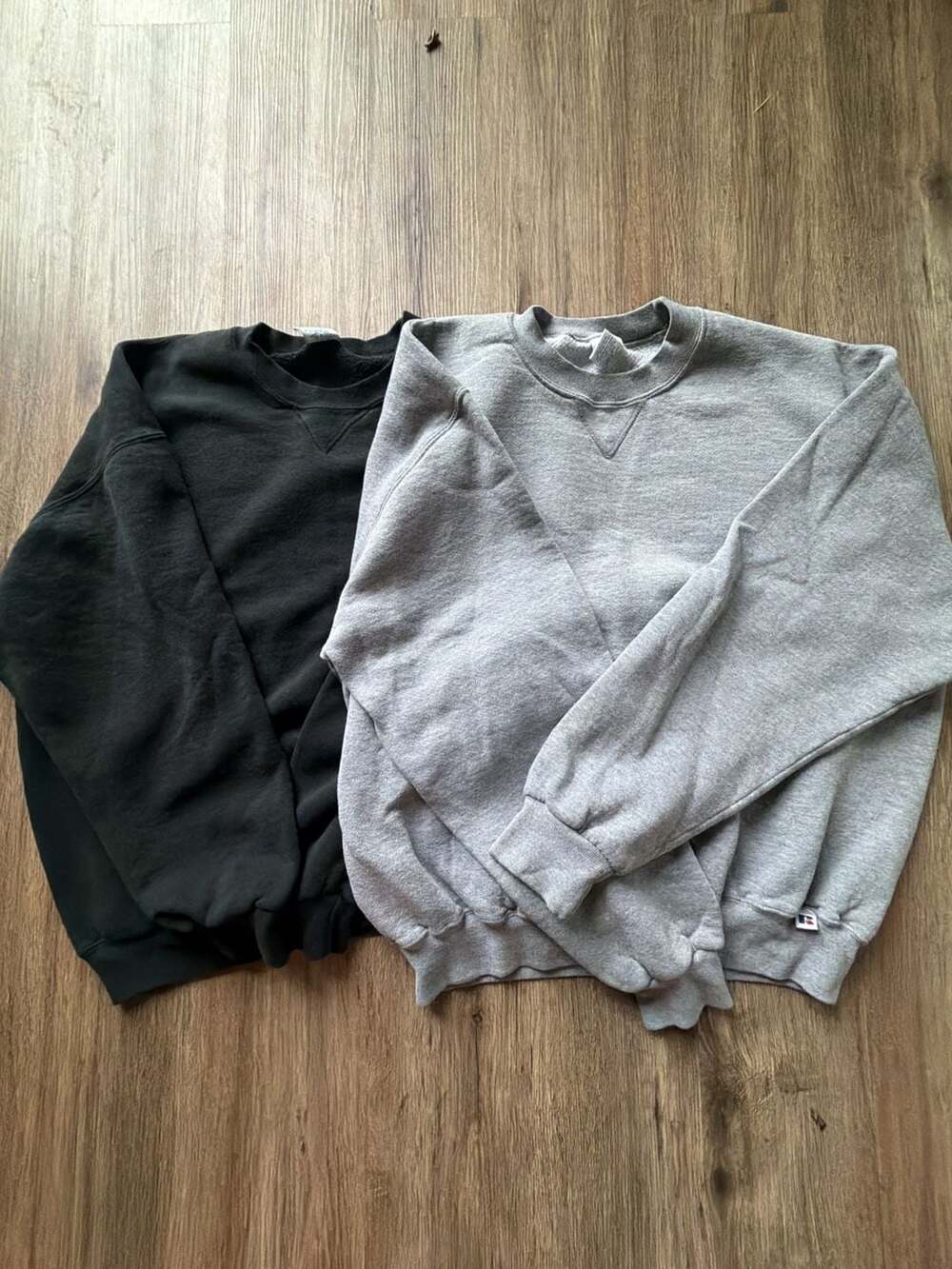 Russell Athletic Sweatshirt Size XL Lot of 2 Black Grey Crewneck V-Stitch
